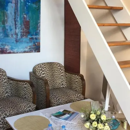 La Grande Maison Bed & Breakfast