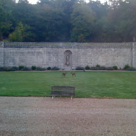 La Grande Maison Bed & Breakfast